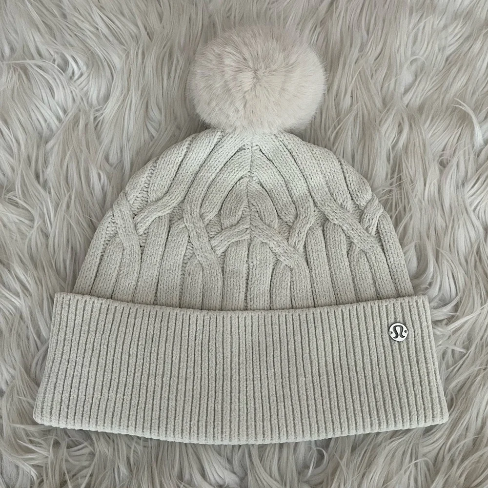 {Lululemon} Cable-Knit Pom-Pom Beanie Hat in Bone - Womens One Size - NWT